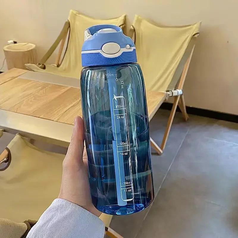 Sportdrinkfles 1L met Rietje – BPA-vrij Tritan